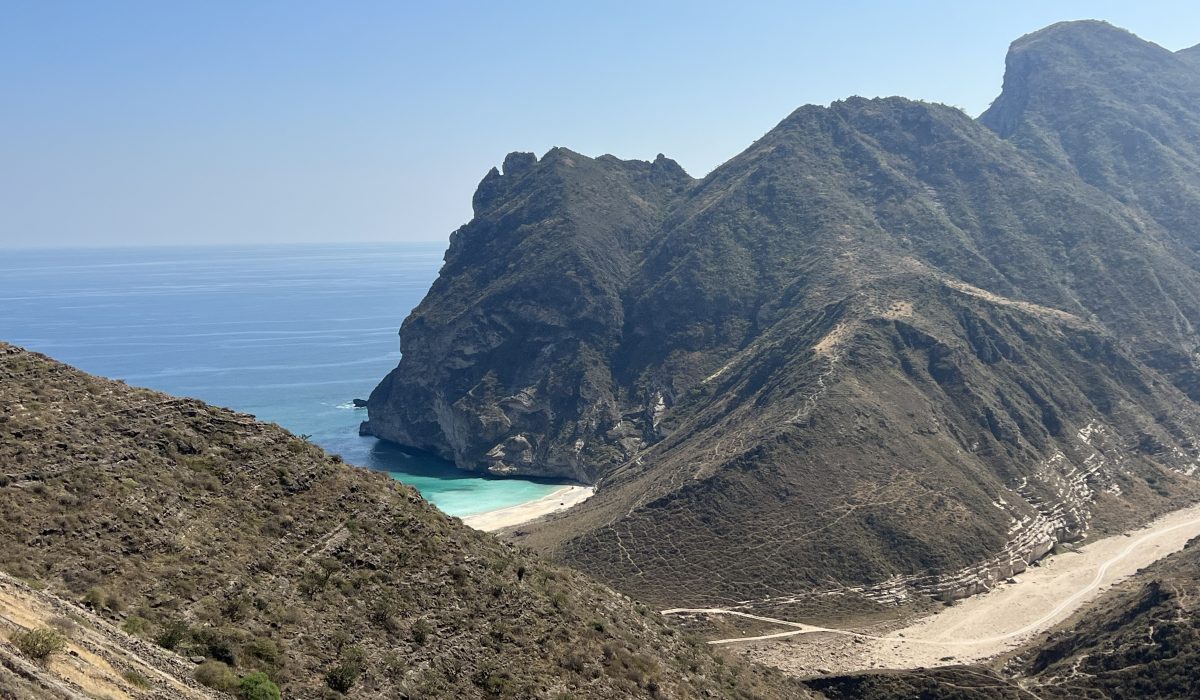 Вид на Уединенный пляж и Аравийское море